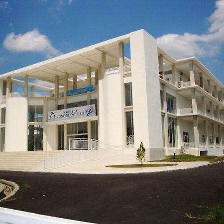 ホテル Narmada Convention Hall マタラム エクステリア 写真
