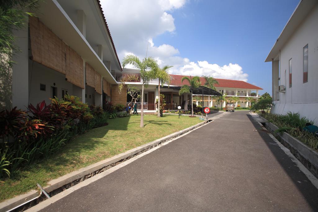 ホテル Narmada Convention Hall マタラム エクステリア 写真
