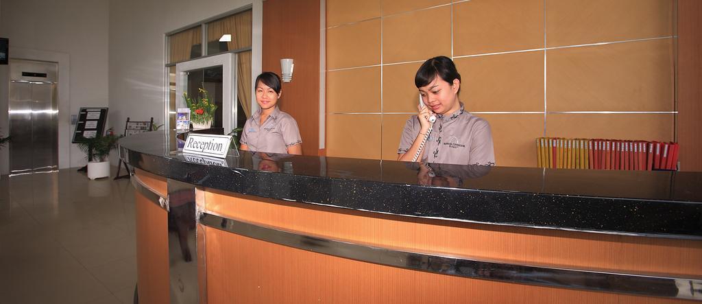 ホテル Narmada Convention Hall マタラム エクステリア 写真